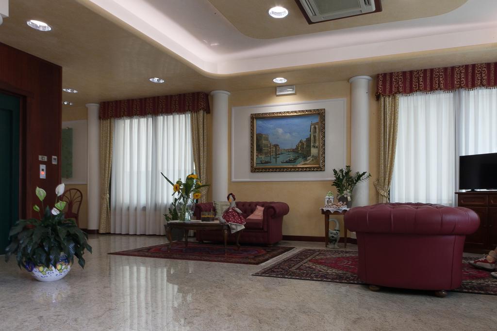 Hotel Garni San Carlo Τζεσόλο Λίντο Εξωτερικό φωτογραφία